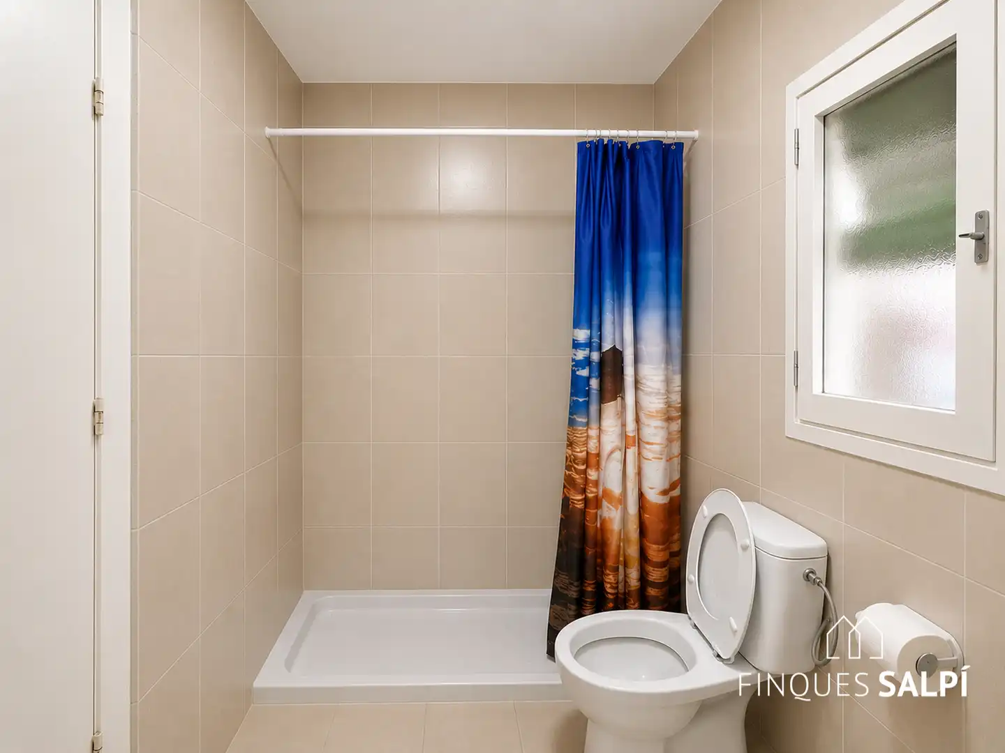 Bathroom of Flat for sale in Figueres  with Furnished