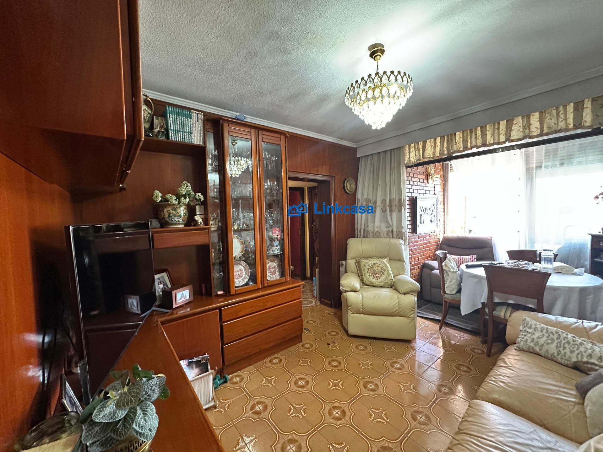 Living room of Flat for sale in  Madrid Capital  with Heating
