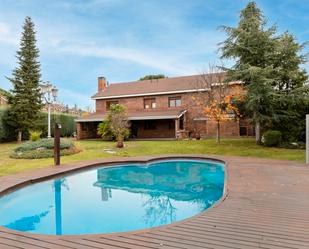 Piscina de Casa o xalet en venda en Pozuelo de Alarcón amb Aire condicionat, Calefacció i Jardí privat