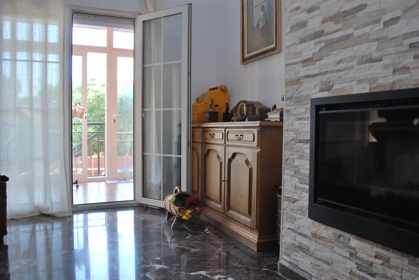 Wohnzimmer von Einfamilien-Reihenhaus zum Verkauf in Valdemorillo mit Privatgarten, Terrasse und Abstellraum