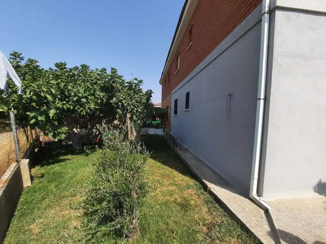 Jardín de Casa adosada en venta en Escalona con Aire acondicionado, Calefacción y Jardín privado