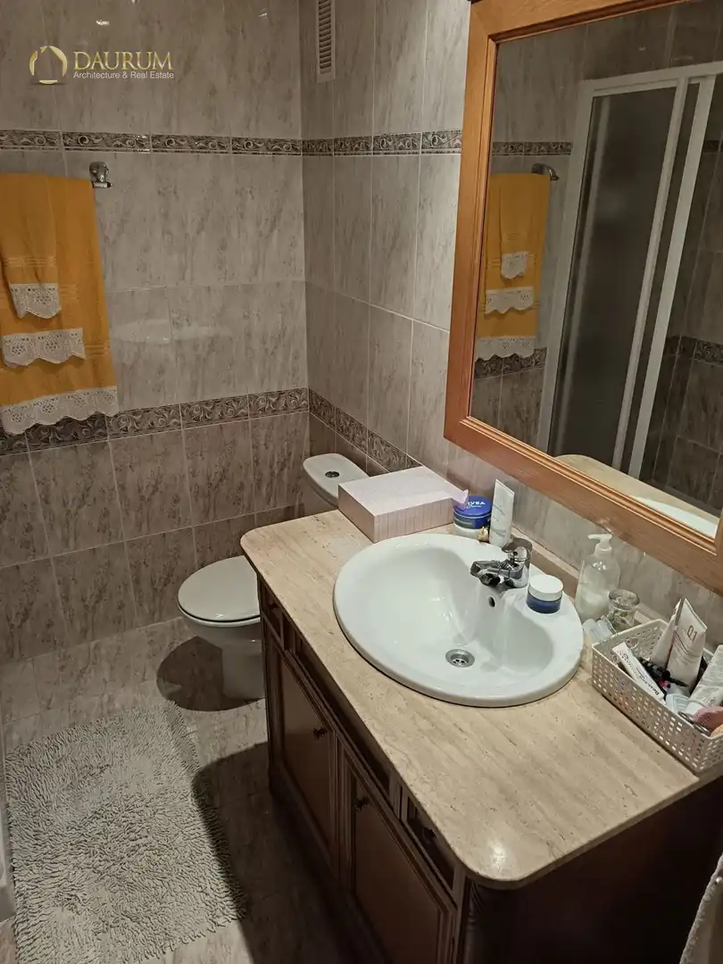 Bathroom of Duplexes for sale in Pobles de l'Oest