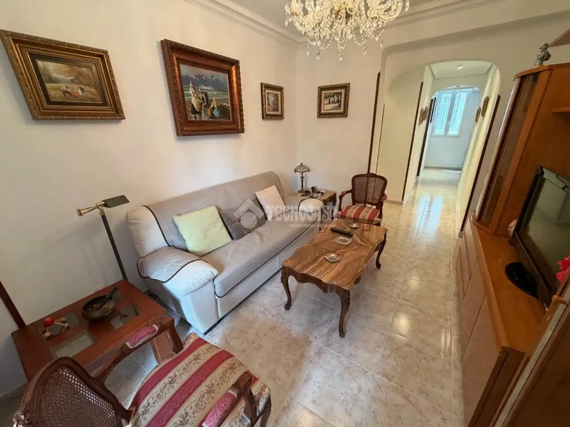 Flat with lift for sale in Av. Donostiarra, imagen 2
