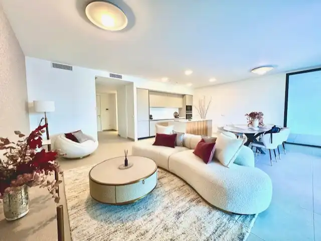 Sala d'estar de Planta baixa en venda en Marbella amb Aire condicionat, Calefacció i Jardí privat