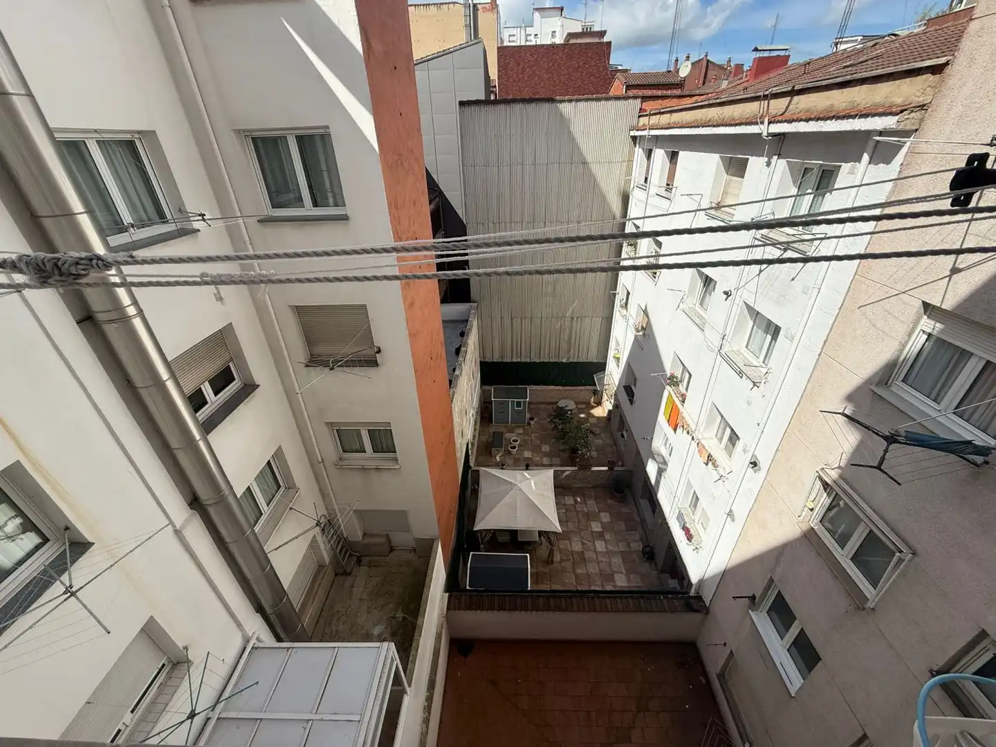 Terrassa de Pis en venda en Gijón  amb Calefacció, Traster i Balcó