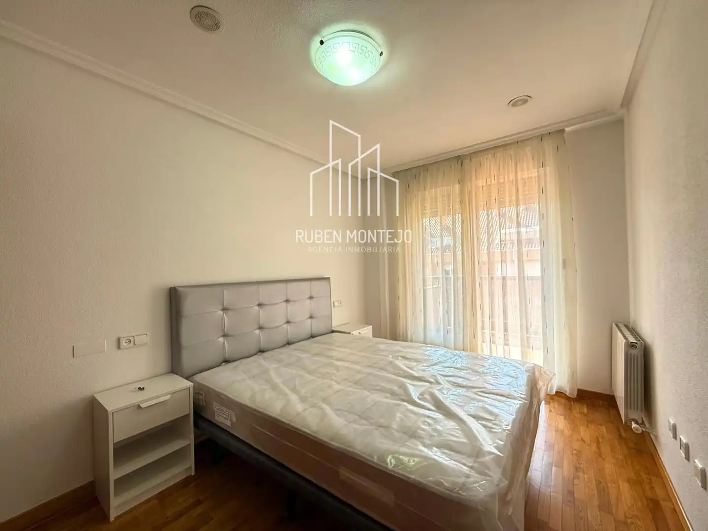 Bedroom of Flat for rent in Salamanca  with Heating, Parquet flooring and Terrace