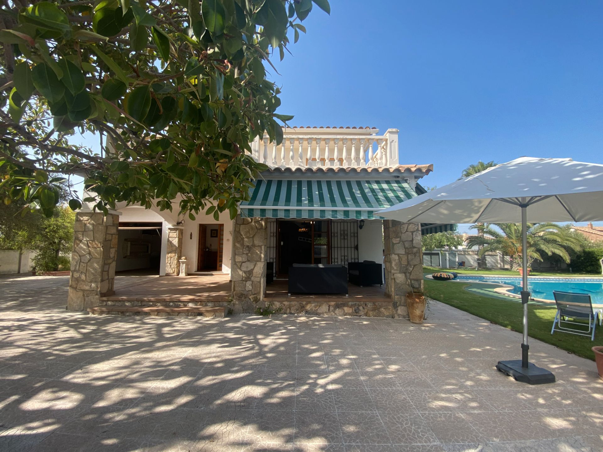 Vista exterior de Casa o xalet en venda en Creixell amb Aire condicionat, Calefacció i Jardí privat