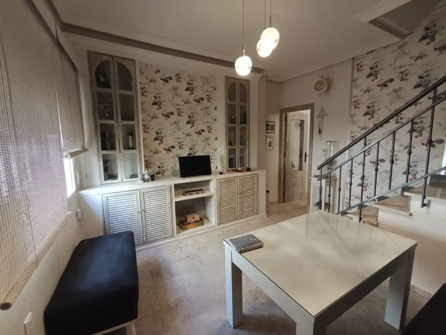 Living room of Detached homes for sale in Jaén  with Air Conditioner, Terrace and Furnished