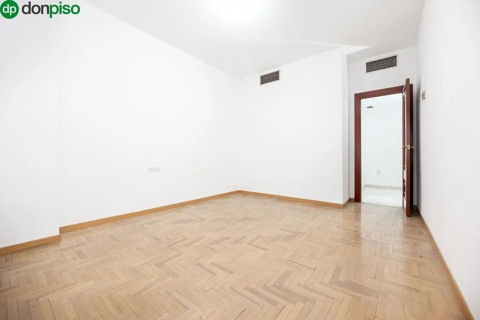 Piso en venta en Avenida Divina Pastora 7 Bloque 2, 7, San Ildefonso