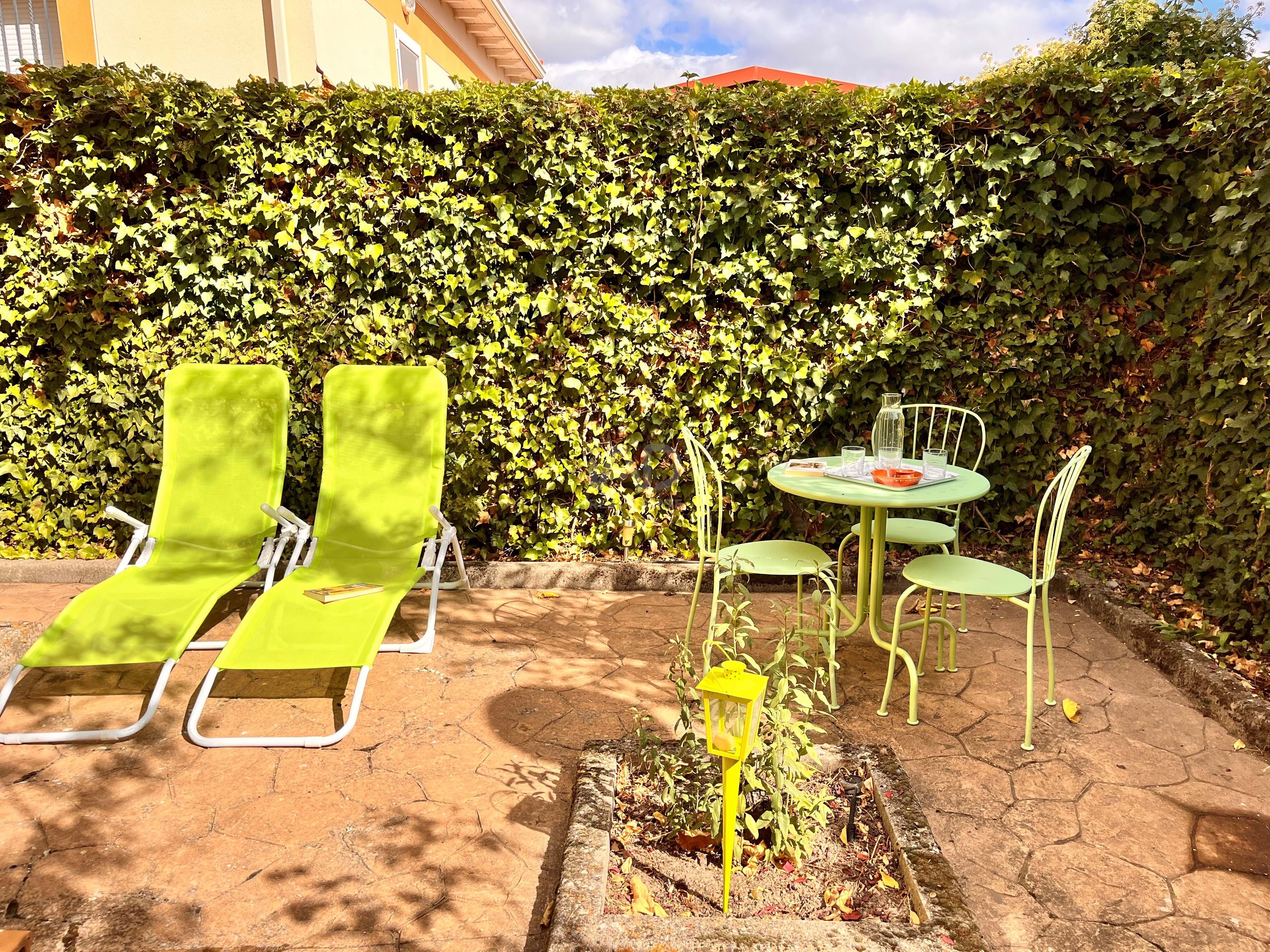 Jardí de Casa adosada en venda en Herradón de Pinares amb Calefacció