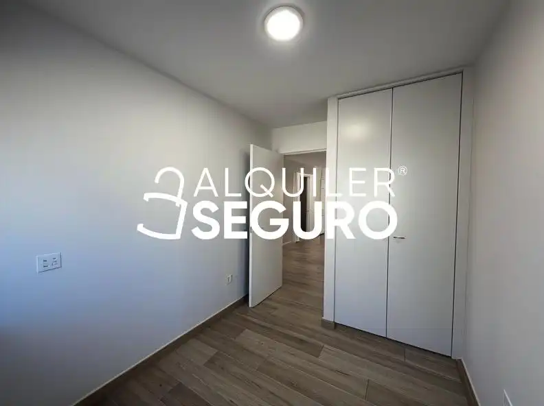 Dormitori de Àtic de lloguer en Las Rozas de Madrid amb Calefacció i Terrassa