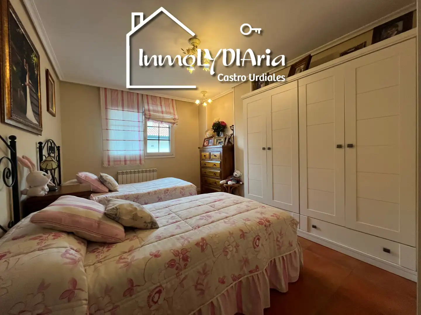 Habitación de Casa o chalet en venta en Castro-Urdiales con Calefacción, Jardín privado y Parquet