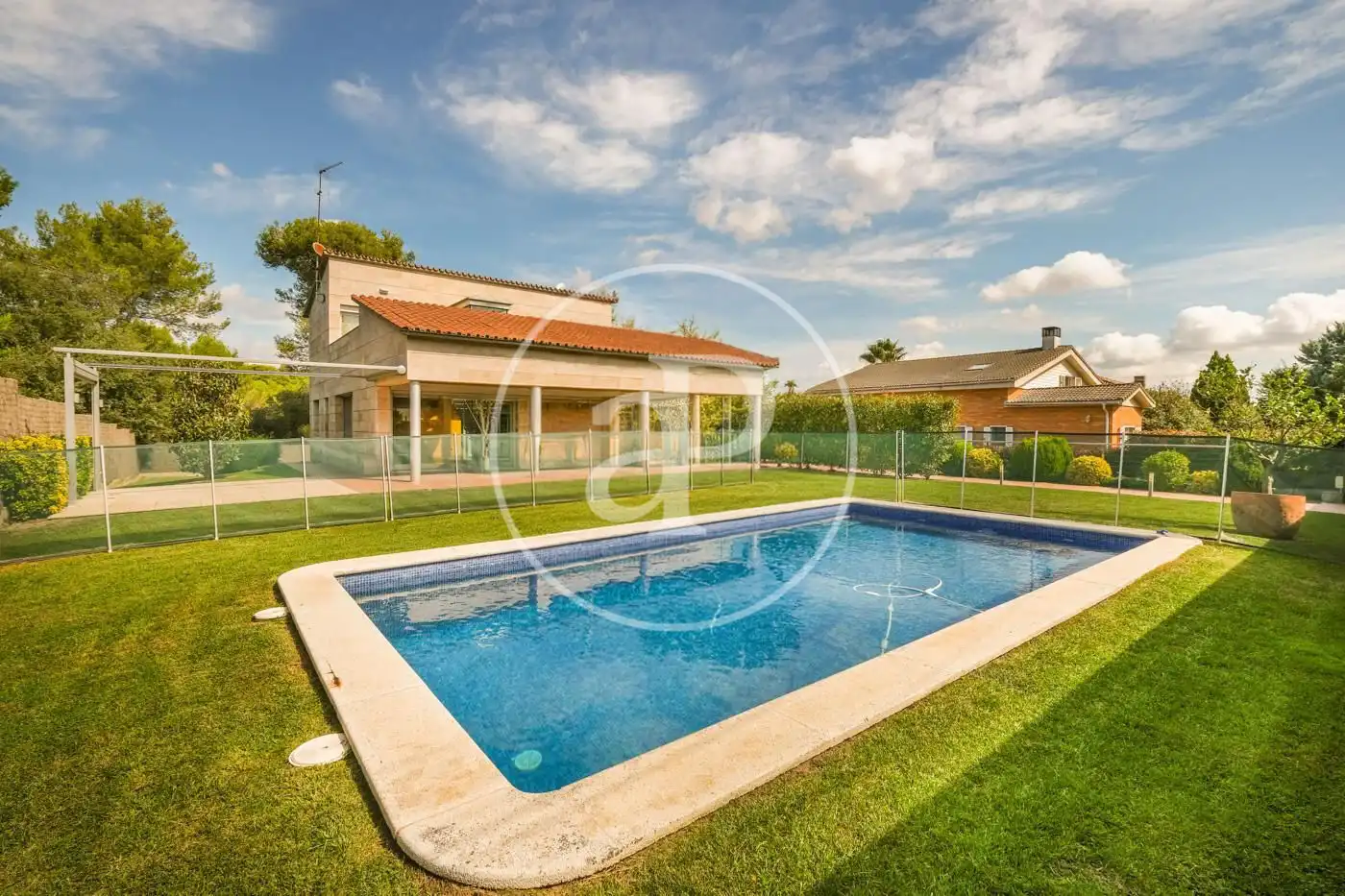 Casa con piscina in affitto a Bellaterra