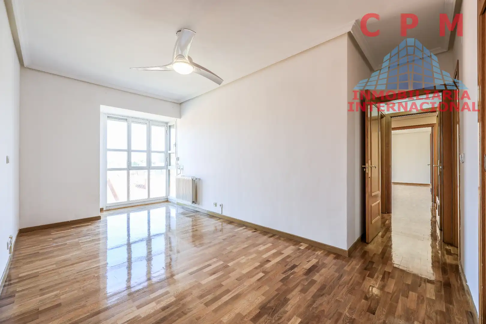 Living room of Flat for rent in Madrid  with Air Conditioner, Heating and Parquet flooring