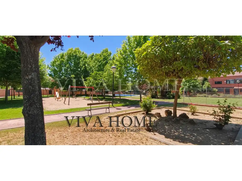 Exterior view of Houses for sale in Parla