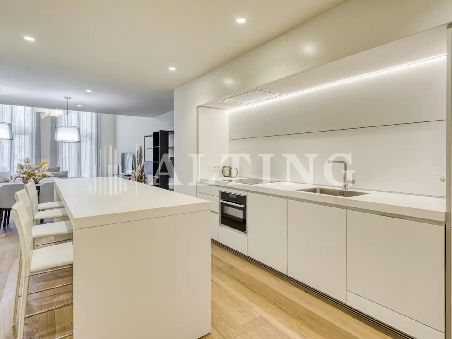 Appartamento con terrazza in vendita a Carrer Pau Claris, imagen 13