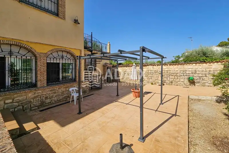 Garden of Houses for sale in Úbeda  with Air Conditioner, Heating and Terrace
