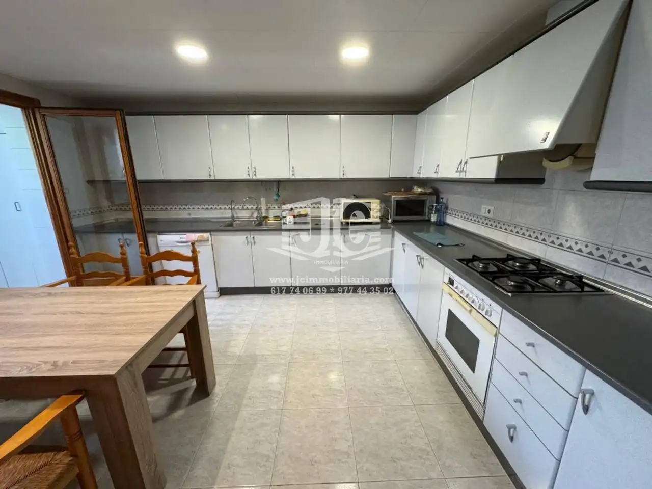 Cuina de Casa o xalet en venda en Tortosa amb Aire condicionat, Calefacció i Jardí privat