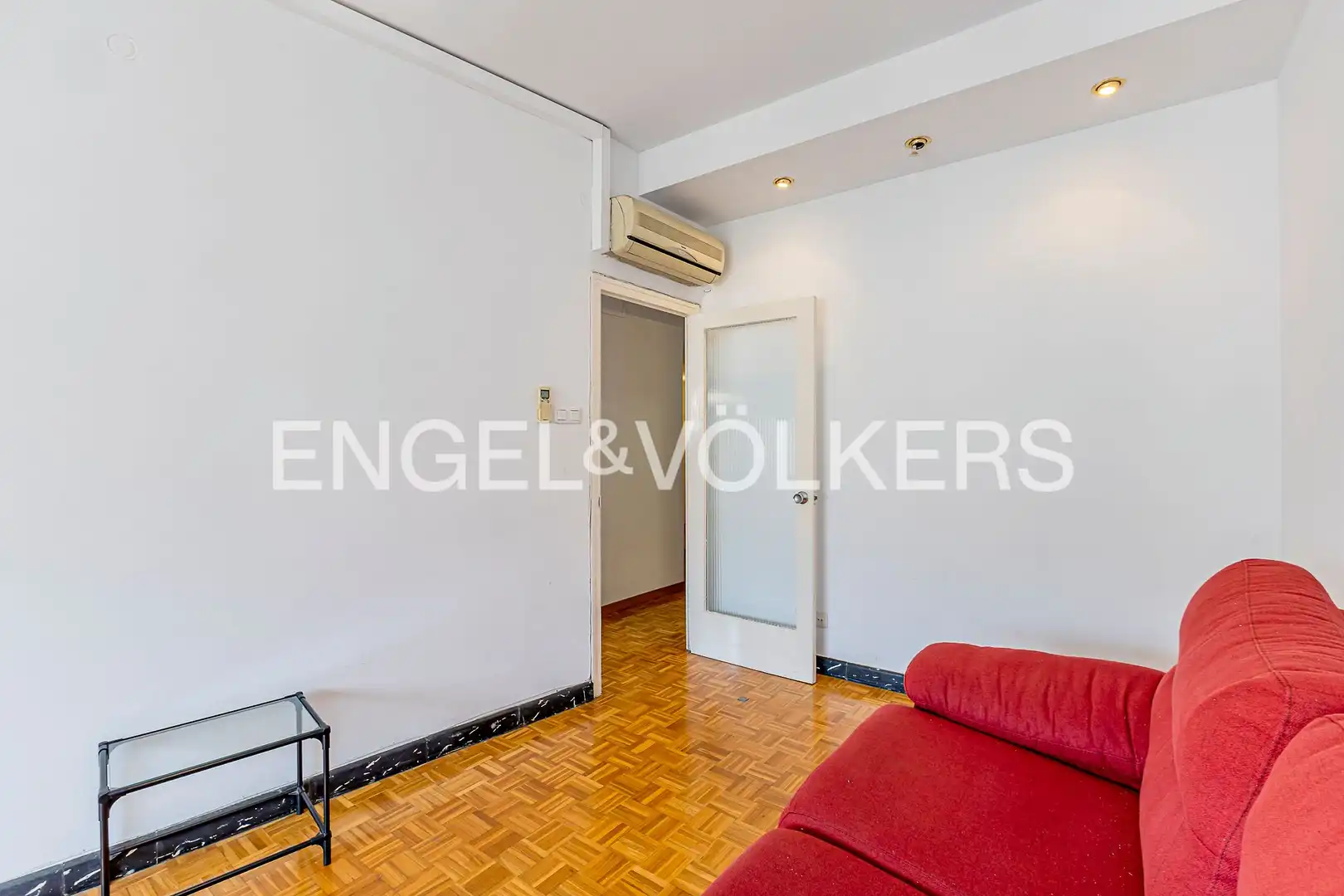 Sala d'estar de Pis en venda en Barcelona amb Aire condicionat, Calefacció i Parquet