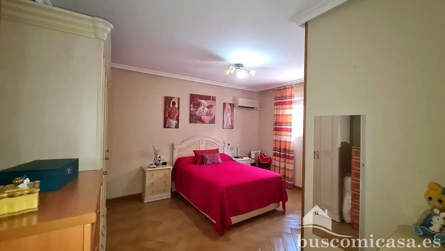 Habitación de Planta baja en venta en Linares con Aire acondicionado