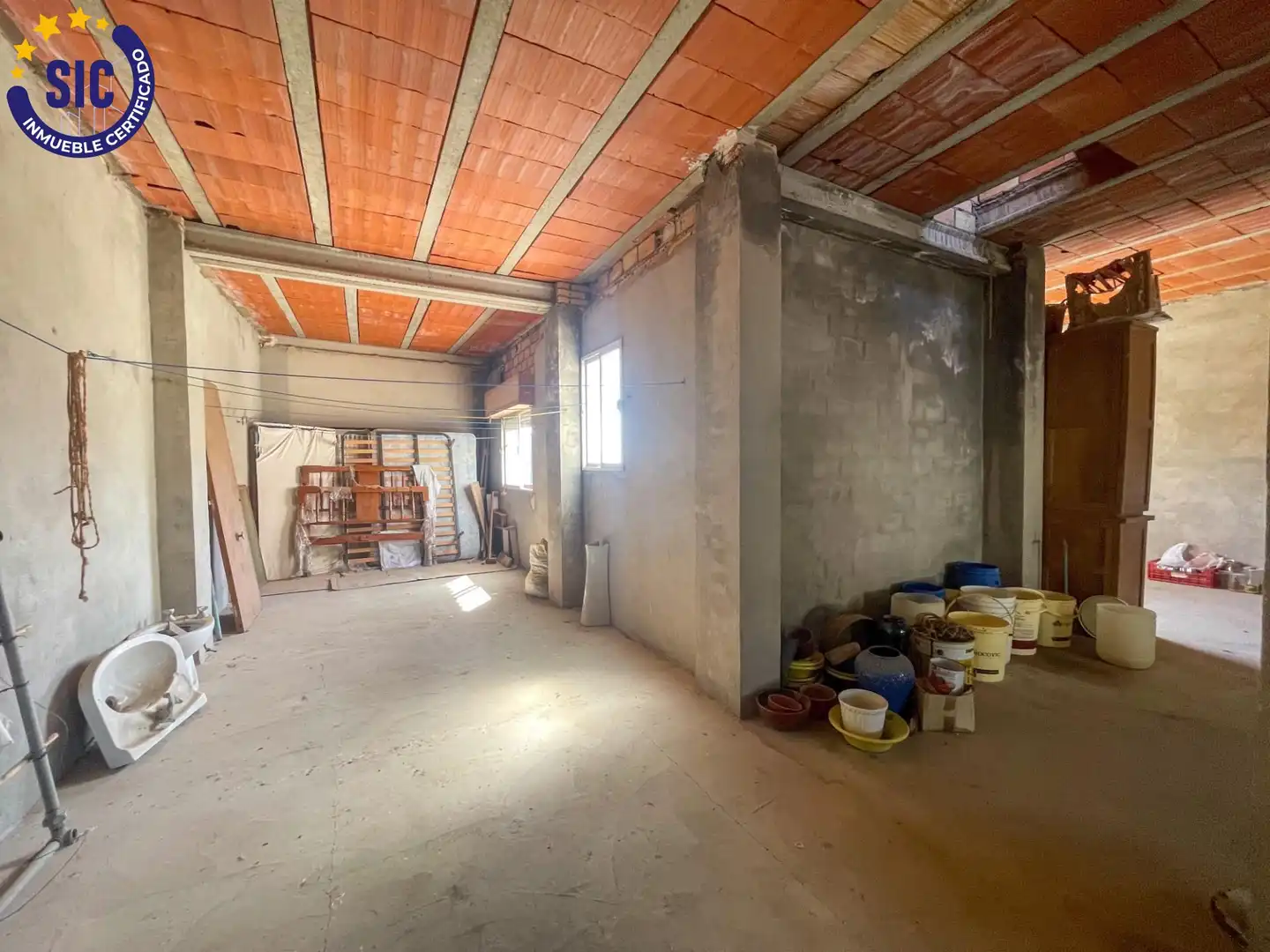 Maisonette zum Verkauf in Chera mit Heizung, Privatgarten und Balkon