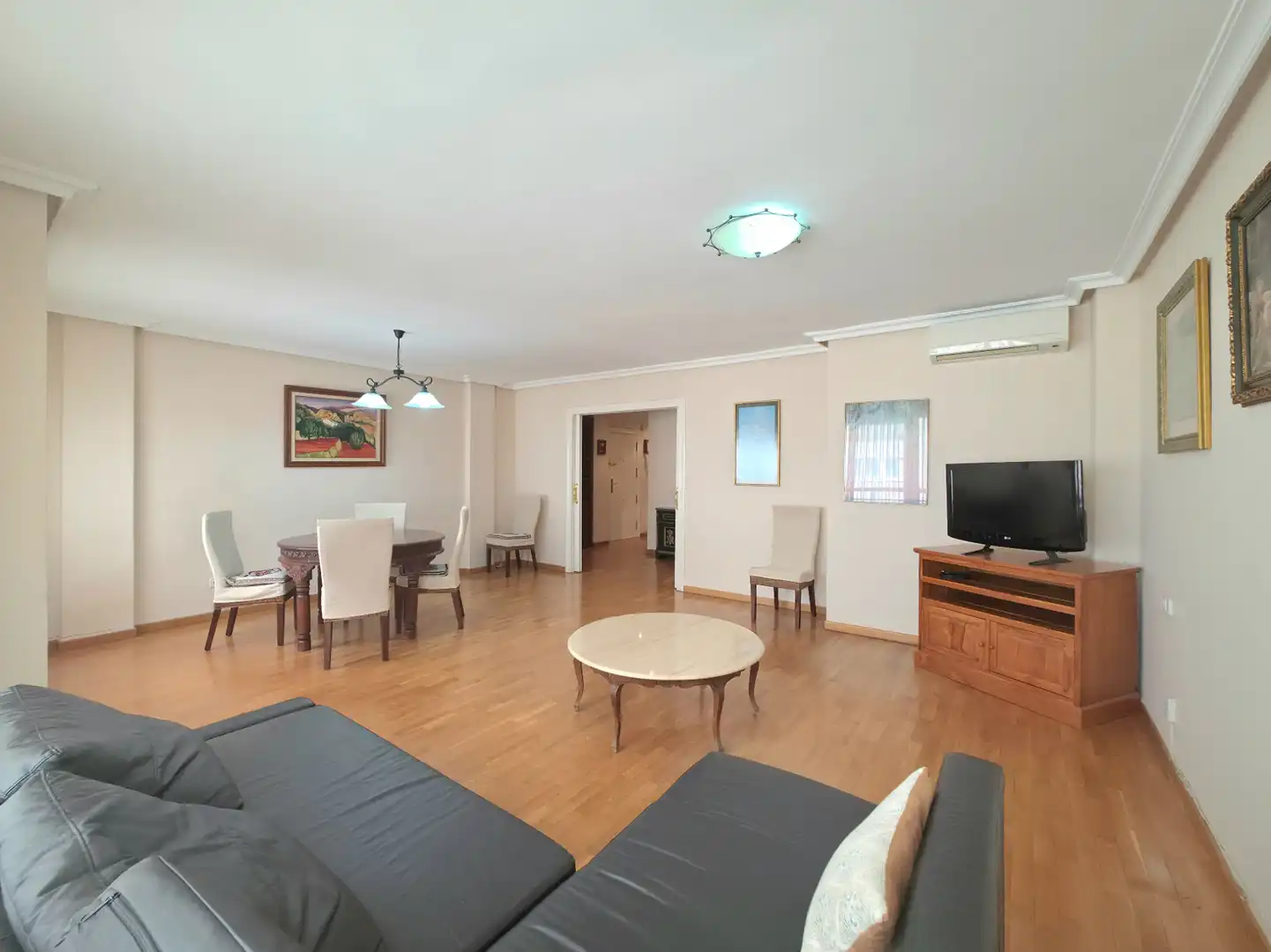 Living room of Flat for sale in Alicante / Alacant  with Air Conditioner, Heating and Parquet flooring