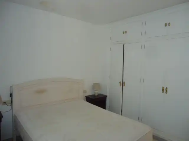 Habitación de Dúplex de alquiler en Granada con Calefacción, Terraza y Amueblado