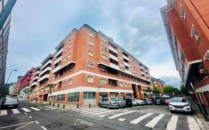 Vista exterior de Pis en venda en Bilbao  amb Calefacció, Terrassa i Traster