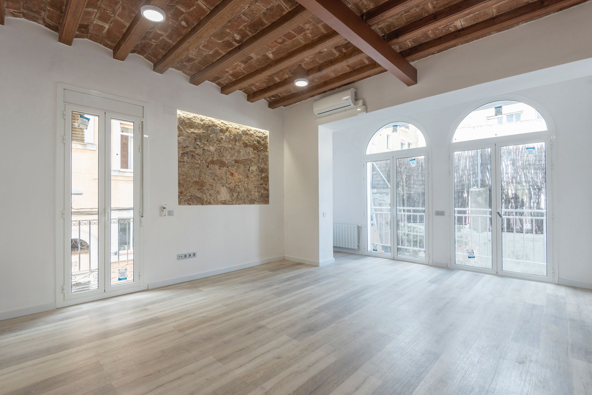 Flat for sale in L'Hospitalet de Llobregat  with Air Conditioner