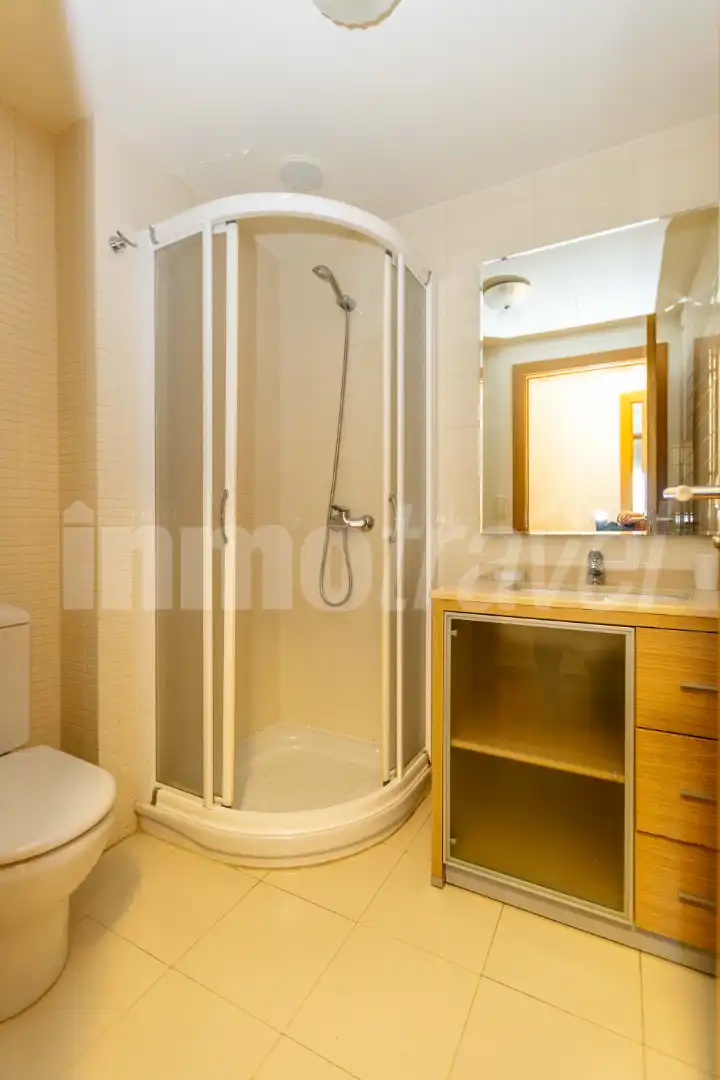 Bany de Apartament en venda en Sanxenxo amb Calefacció, Parquet i Terrassa