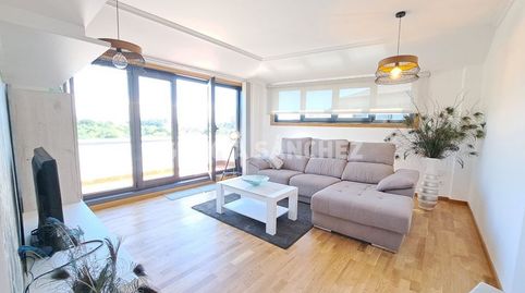 Foto 2 de Apartamento en venta en Avenida Da Constitución, Boiro, A Coruña