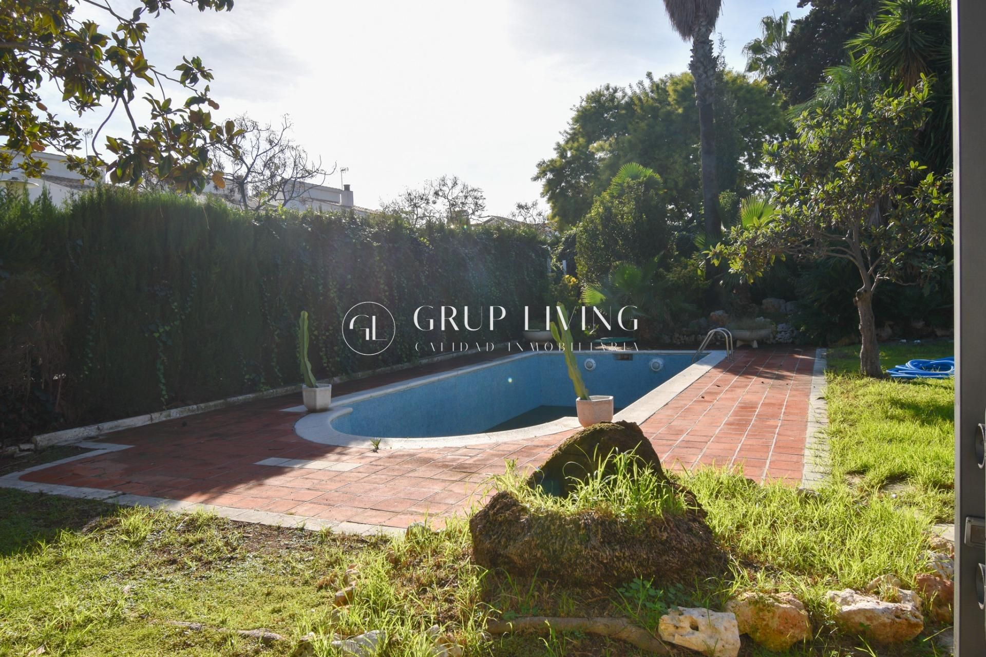 Piscina de Casa o xalet en venda en Cambrils amb Aire condicionat, Calefacció i Jardí privat
