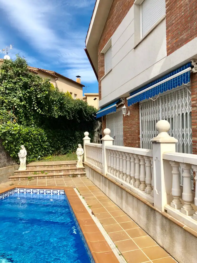 Vista exterior de Casa o chalet en venta en Martorell con Aire acondicionado, Calefacción y Jardín privado