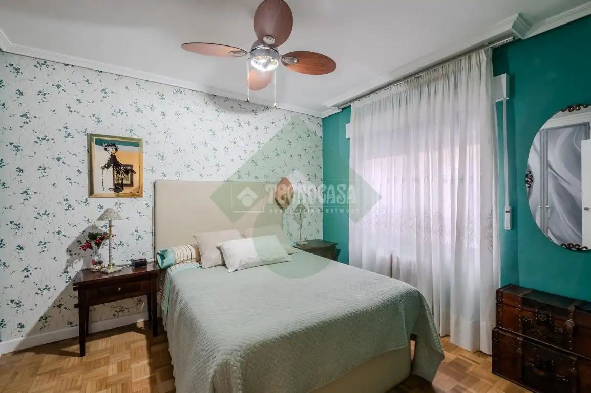 Bedroom of Detached homes for sale in Griñón  with Air Conditioner, Heating and Parquet flooring