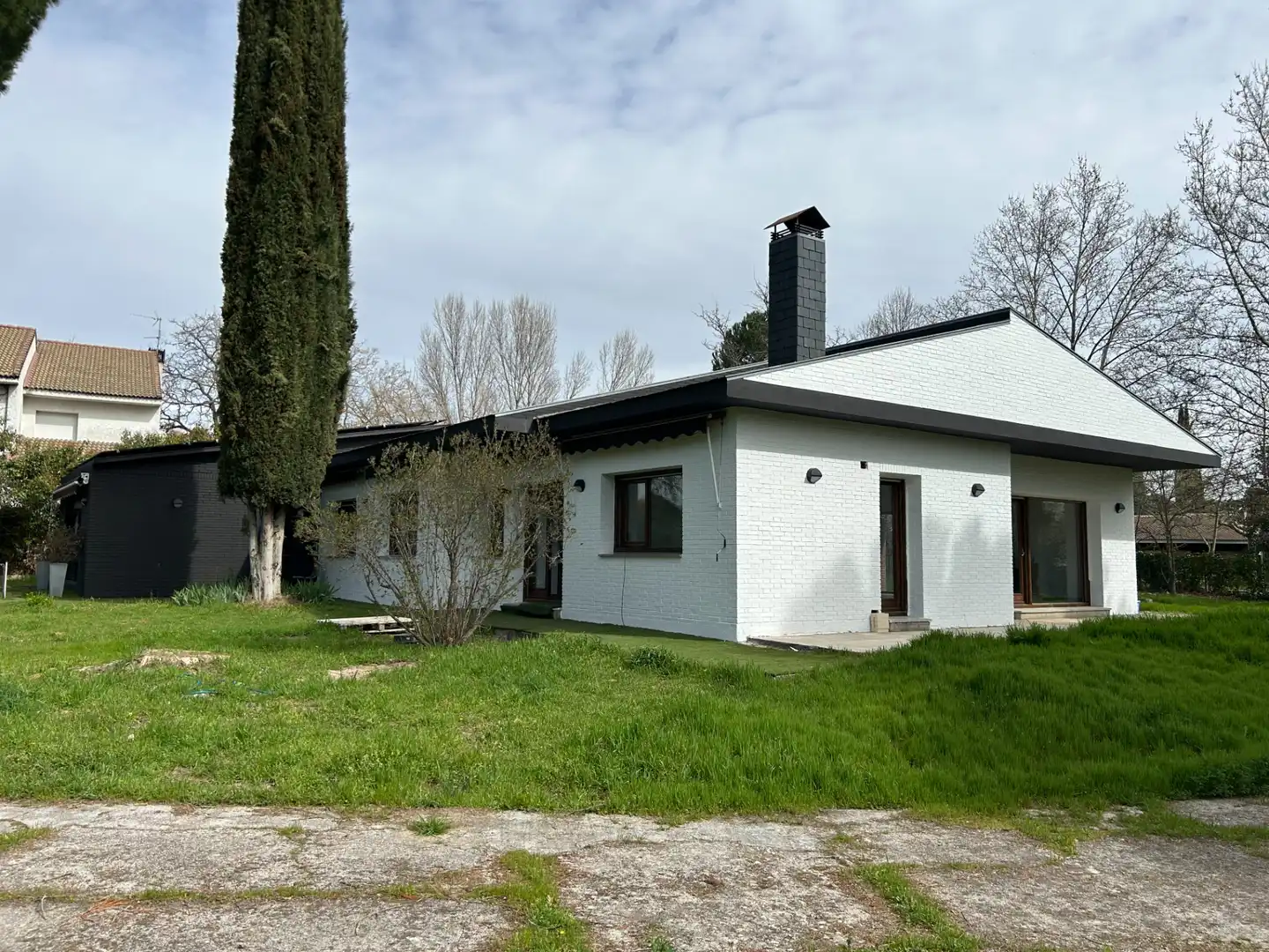 Exterior view of Houses for sale in Villanueva de la Cañada  with Air Conditioner, Heating and Private garden