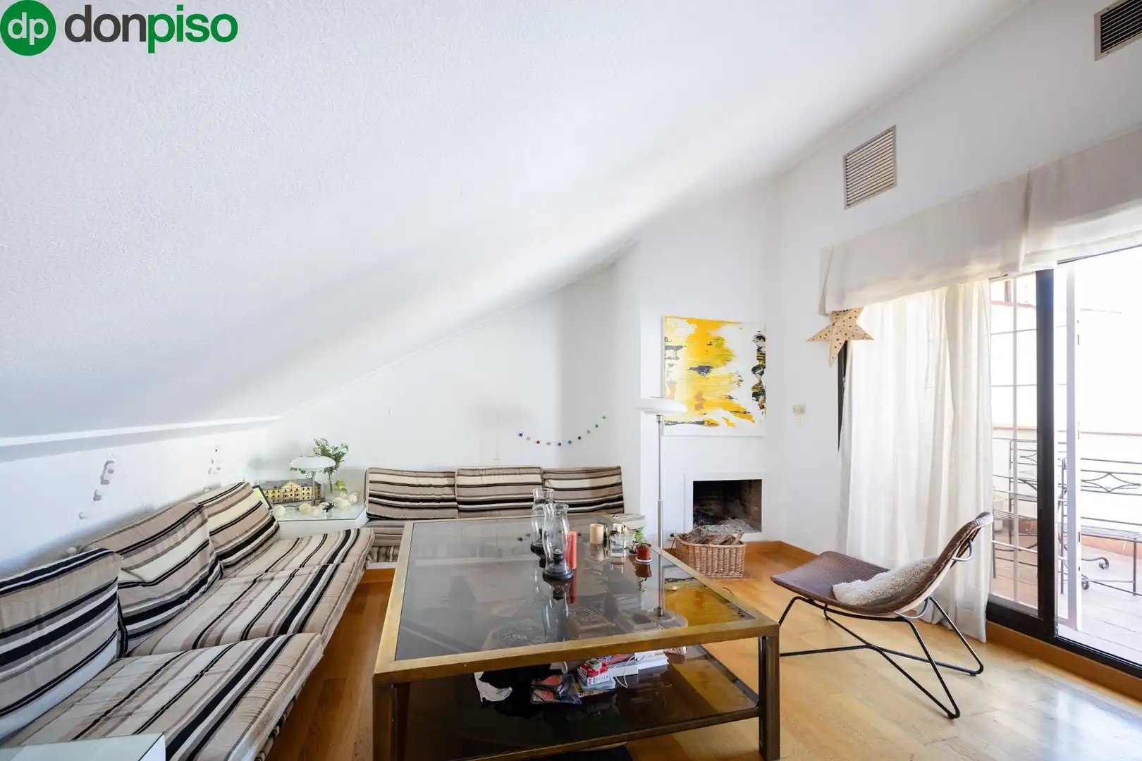 Sala de estar de Estudio en venta en Granada con Terraza y Balcón