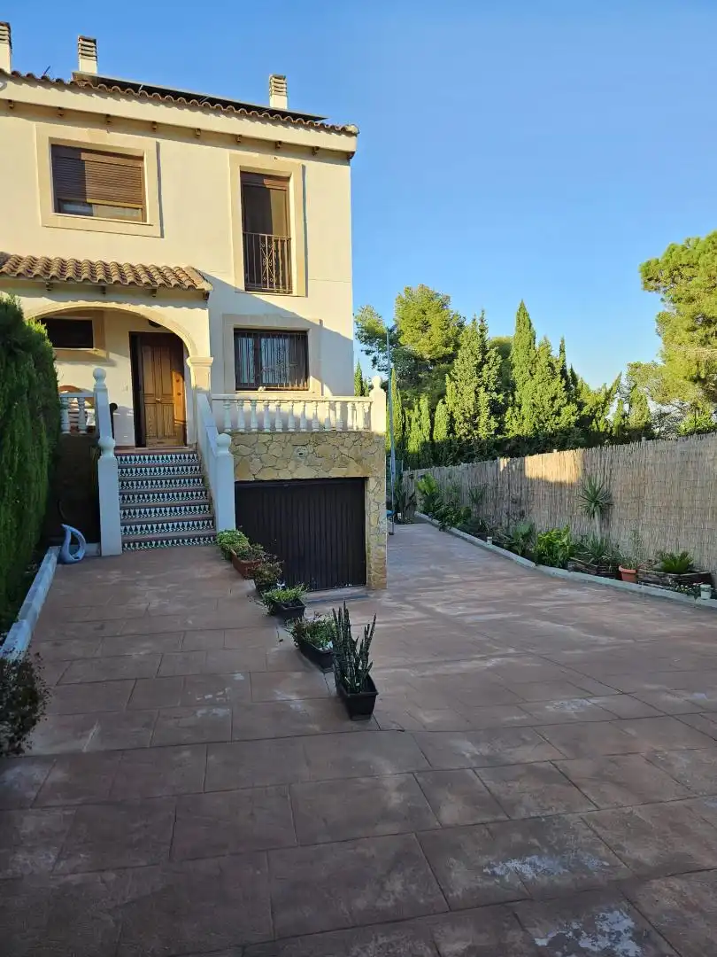 Casa adosada en venta en El Vedat - Santa Apolonia