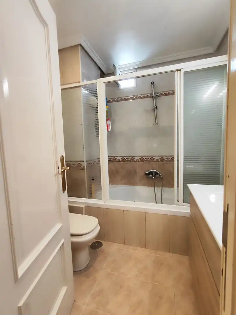Bany de Pis en venda en Getafe amb Aire condicionat i Calefacció