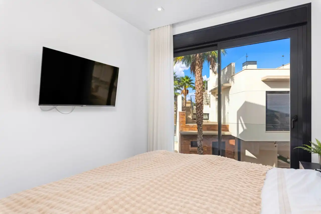 Dormitori de Casa o xalet en venda en Rojales amb Aire condicionat, Jardí privat i Terrassa