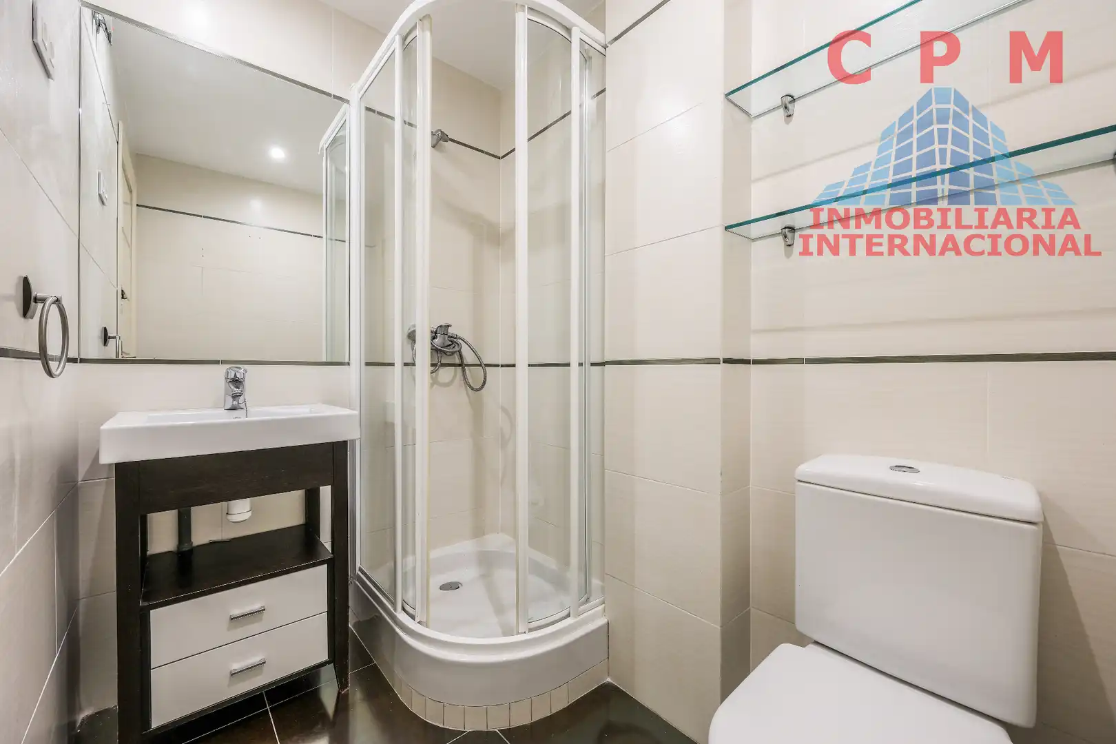 Bathroom of Flat for rent in Madrid  with Air Conditioner, Heating and Parquet flooring