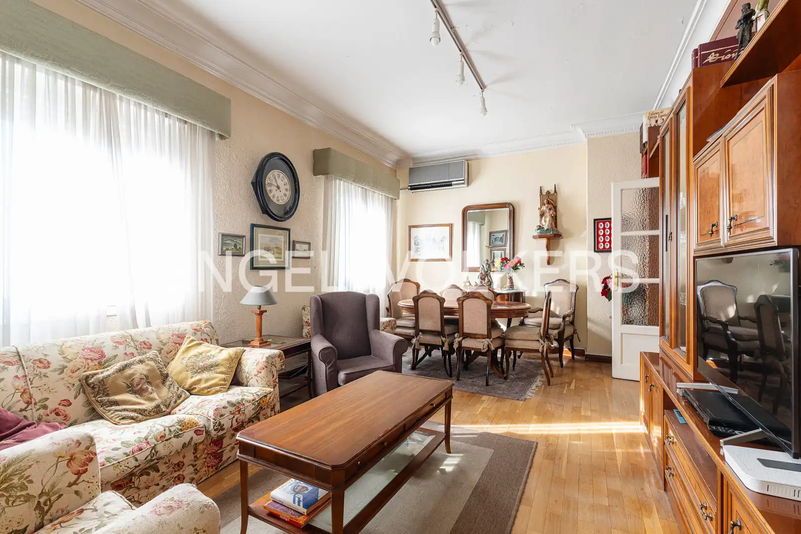 Wohnzimmer von Wohnung zum Verkauf in  Madrid Capital mit Klimaanlage, Heizung und Parkett