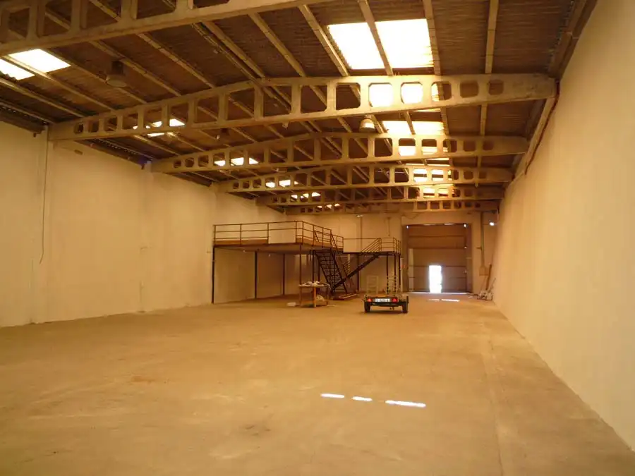 Nave industrial de alquiler en Camargo