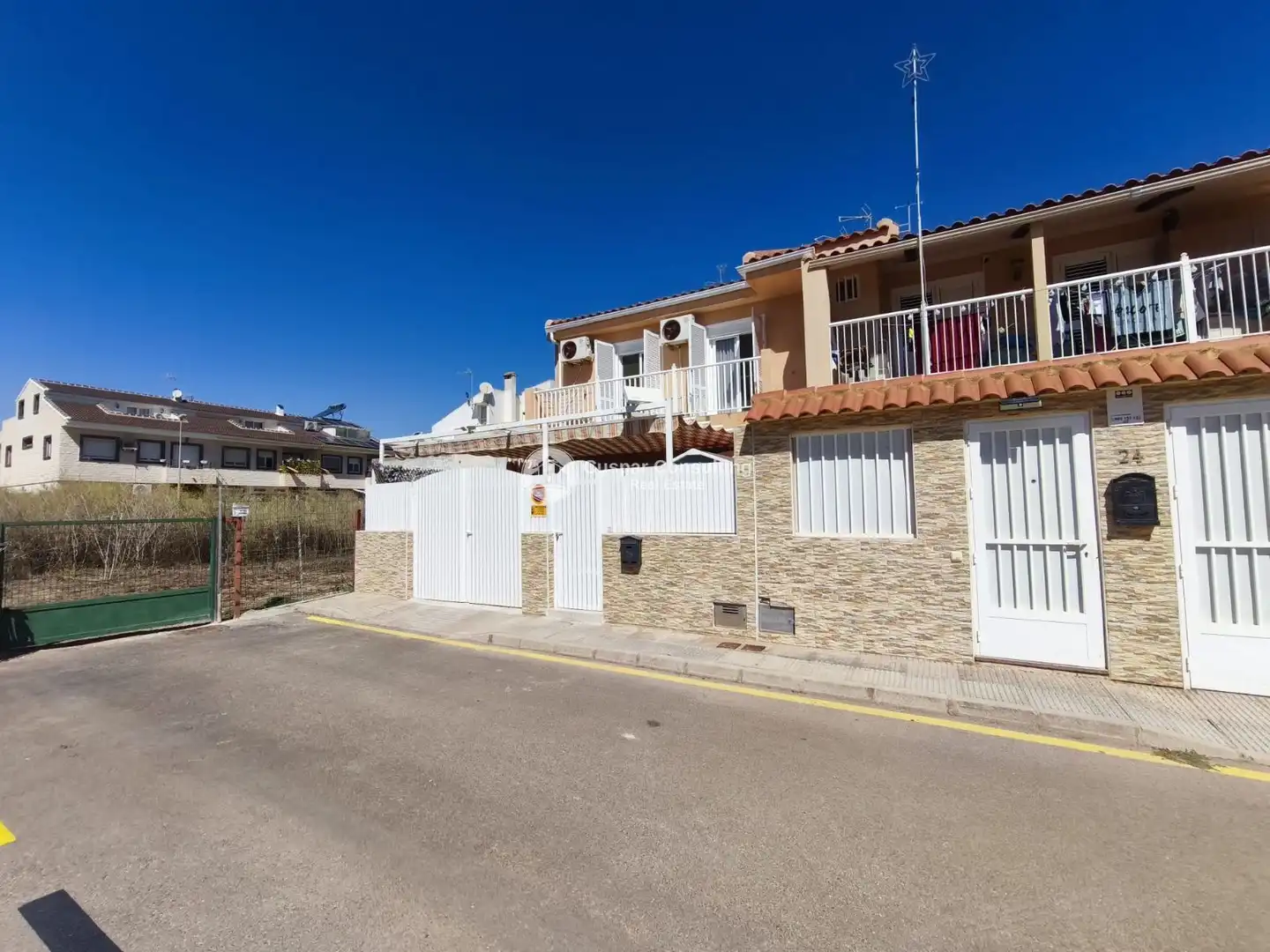 Vista exterior de Casa adosada en venta en San Pedro del Pinatar con Aire acondicionado, Calefacción y Terraza