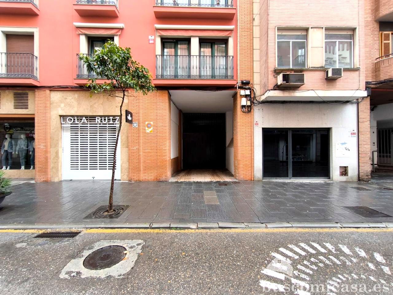 Vista exterior de Garatge en venda en Linares