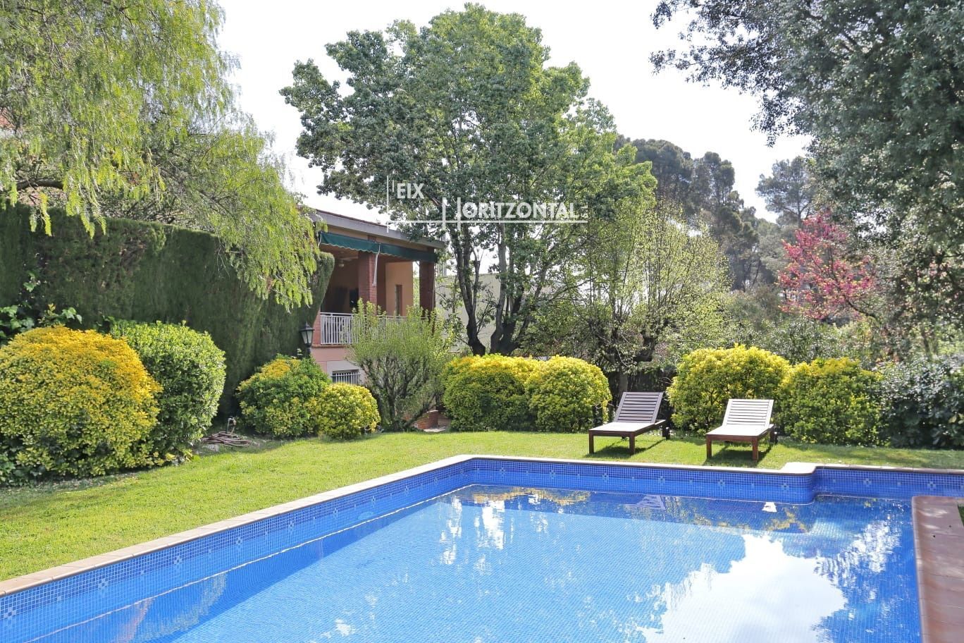 Swimming pool of House or chalet for sale in Cerdanyola del Vallès  with Air Conditioner, Heating and Private garden