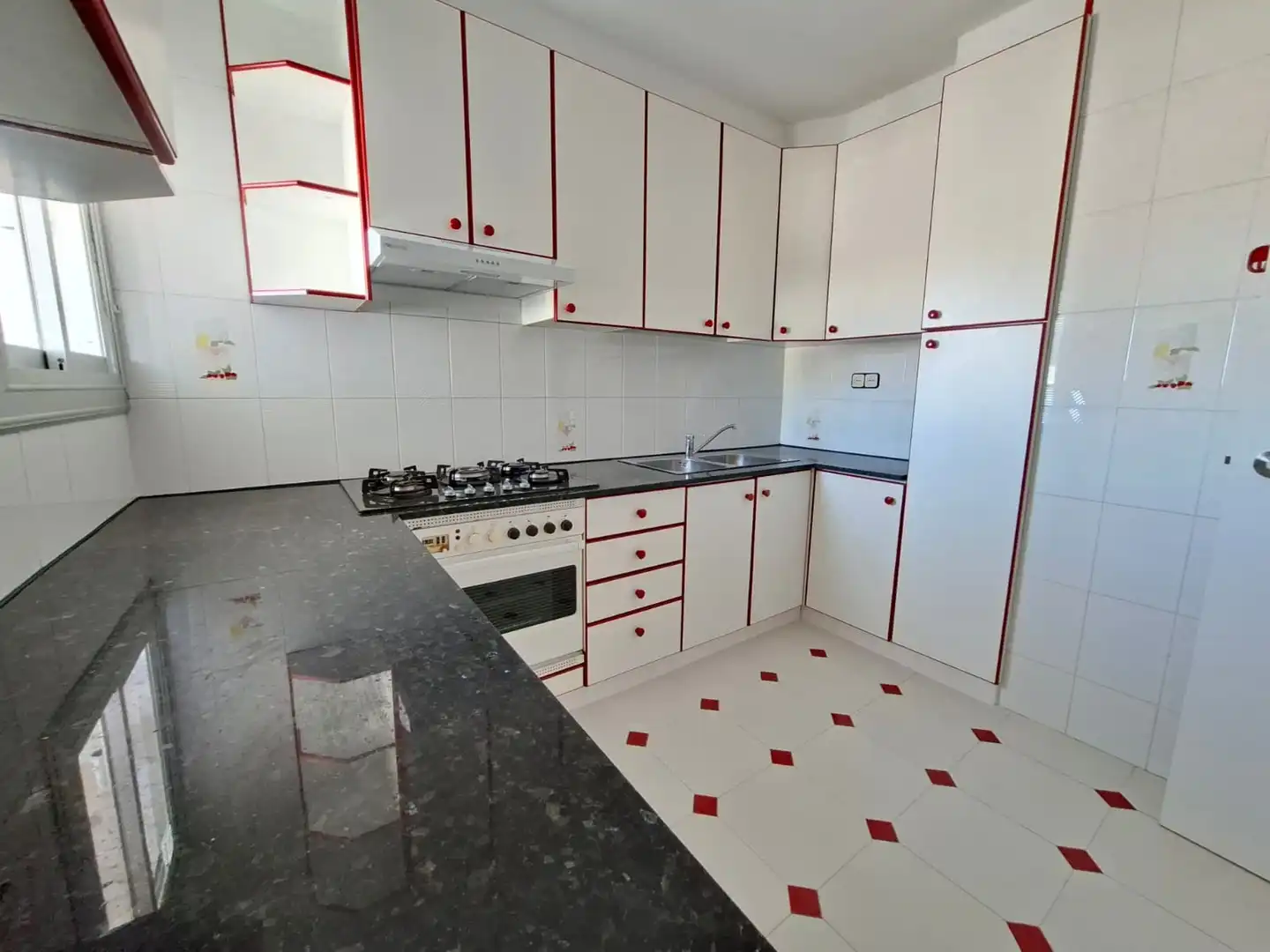 Cuina de Pis en venda en Santa Margarida de Montbui amb Terrassa i Balcó