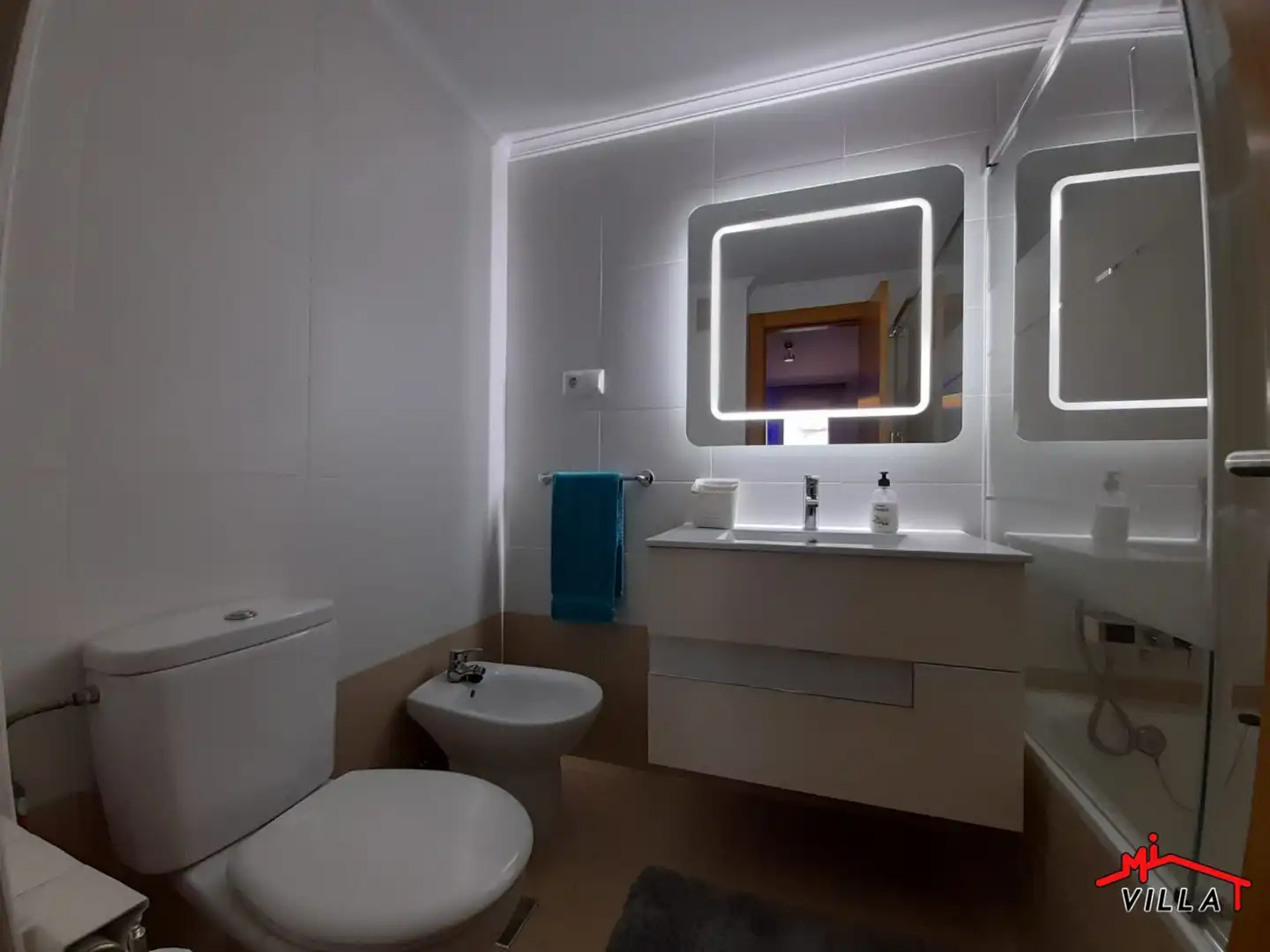 Baño de Piso de alquiler en Bárcena de Cicero con Calefacción, Amueblado y Balcón