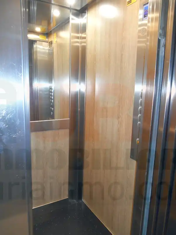 Pis en venda en Oviedo  amb Calefacció, Moblat i Forn
