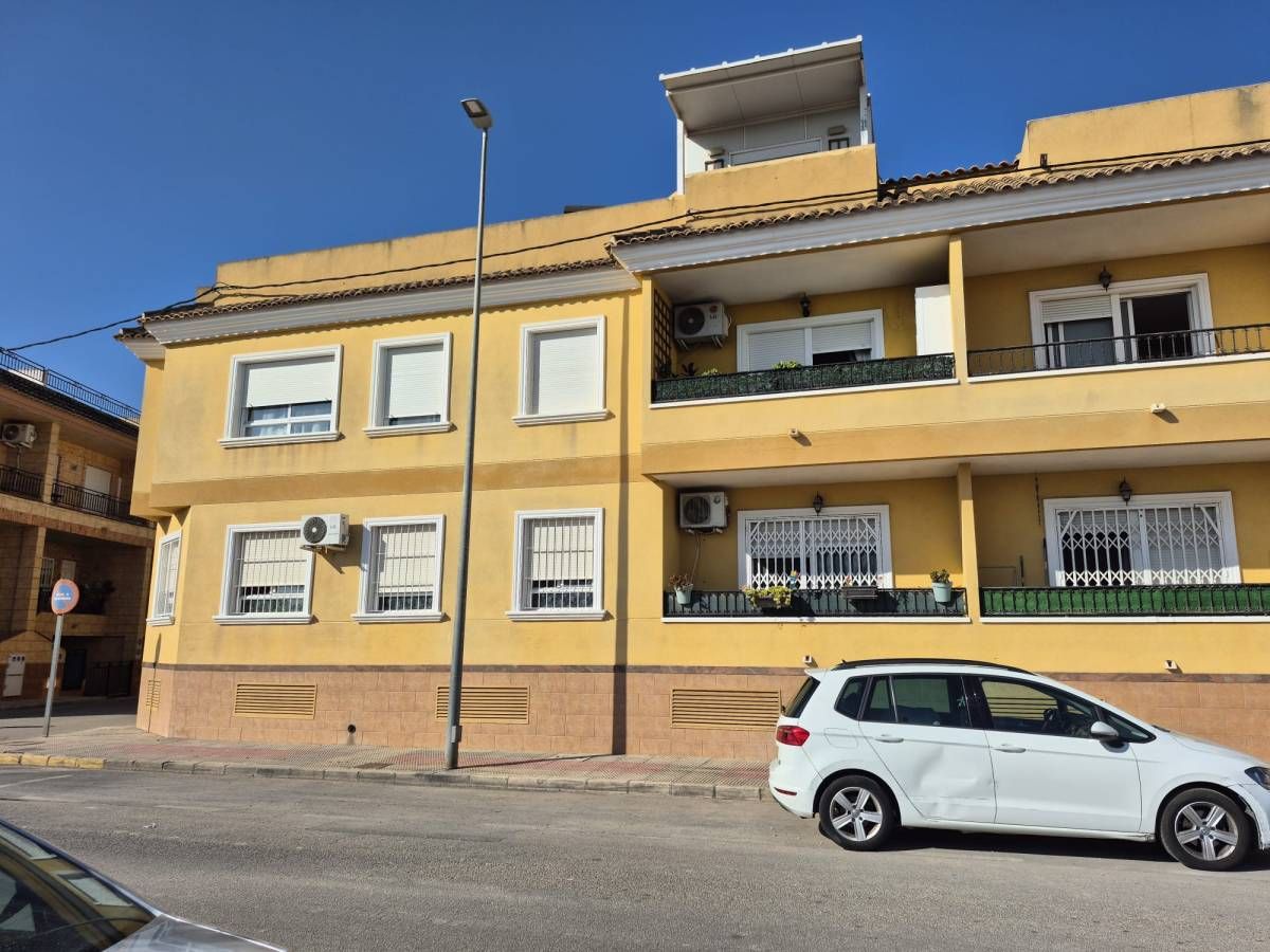 Vista exterior de Apartament en venda en Catral amb Calefacció i Piscina