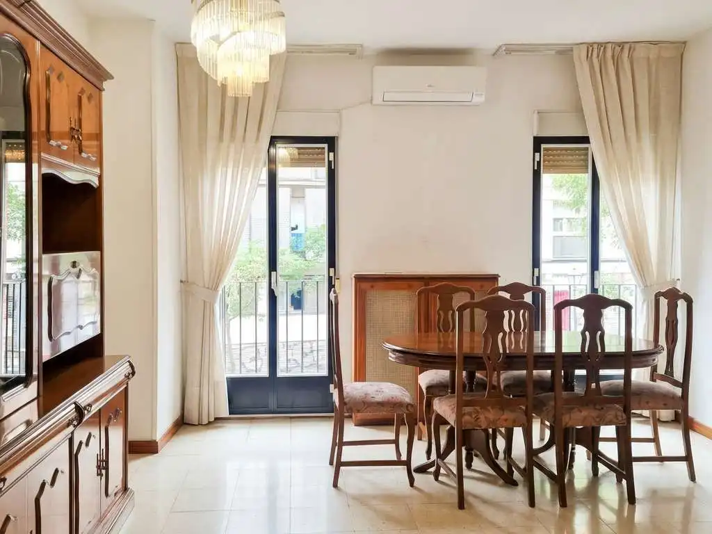 Flat with lift for sale in embajadores 37